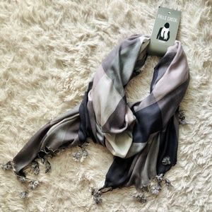 NWT Charcoal Buffalo-Check Scarf